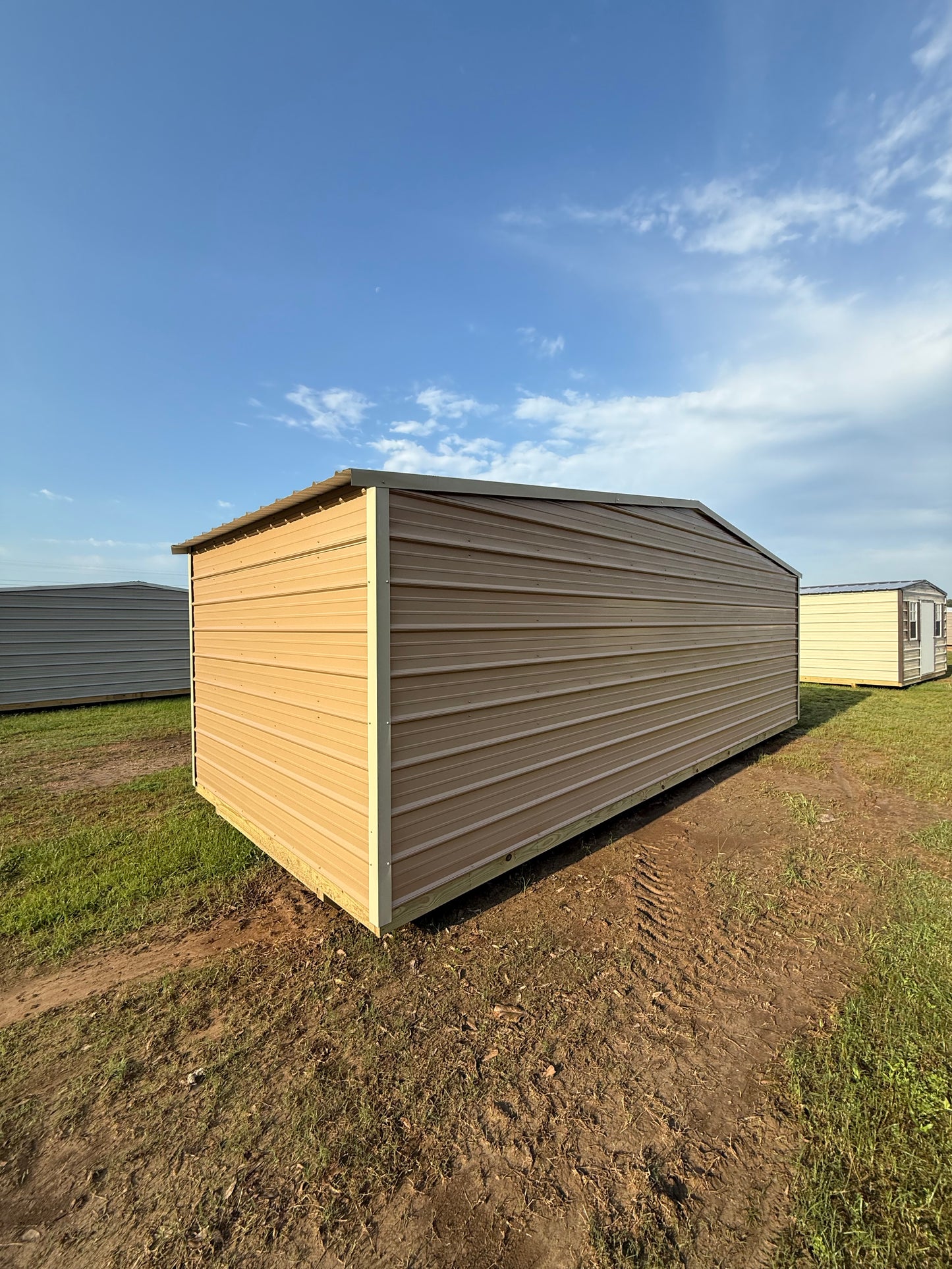 back/side of regular roof portable building