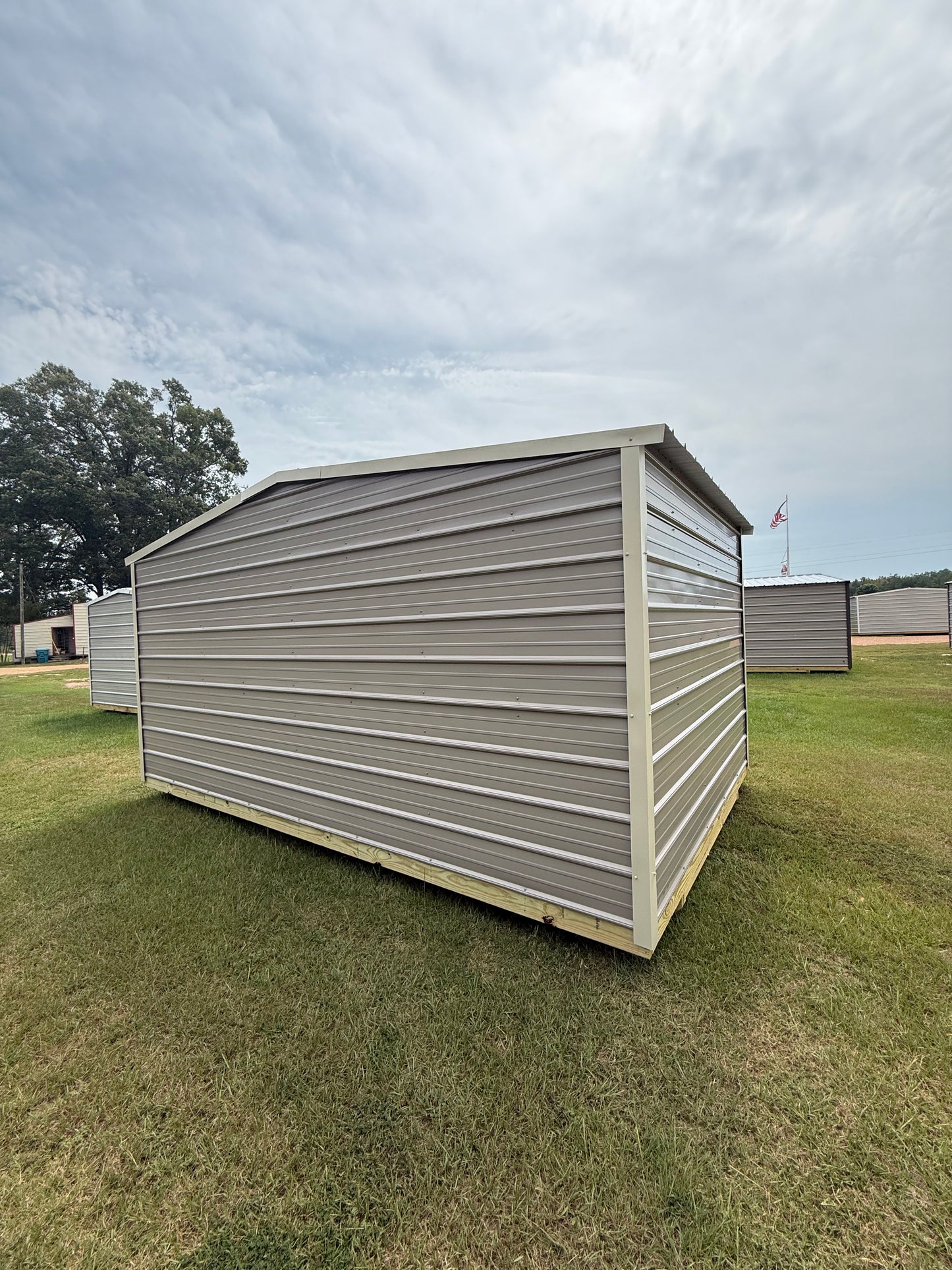 outside view of 10x16 regular roof portable building 