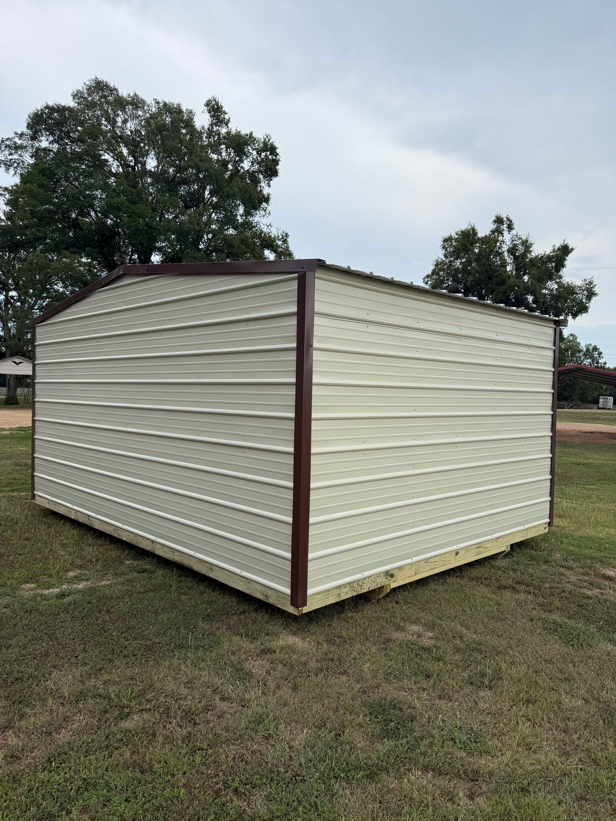 outside view of 12x16 regular roof portable building