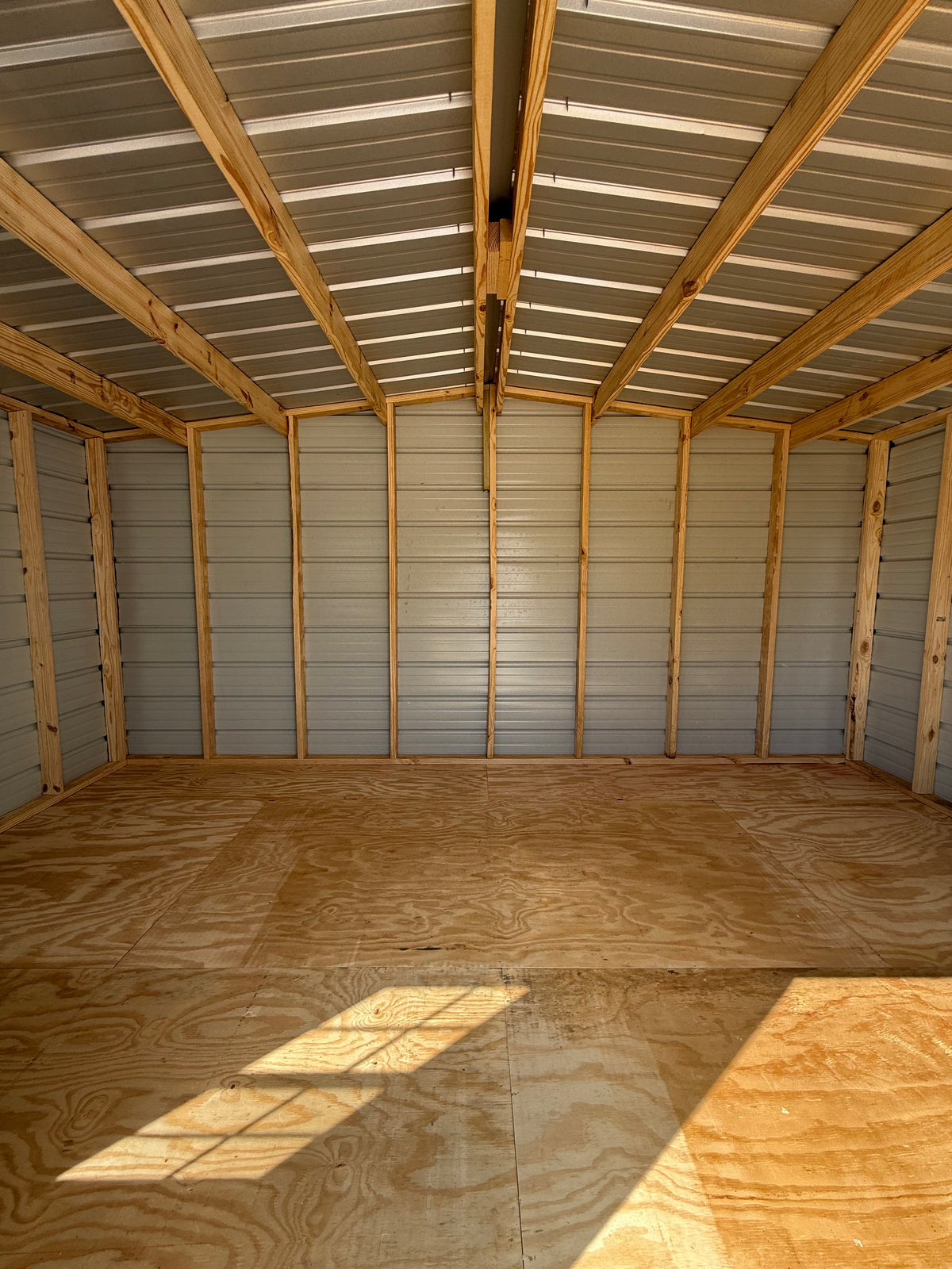10x16 regular roof building inside view
